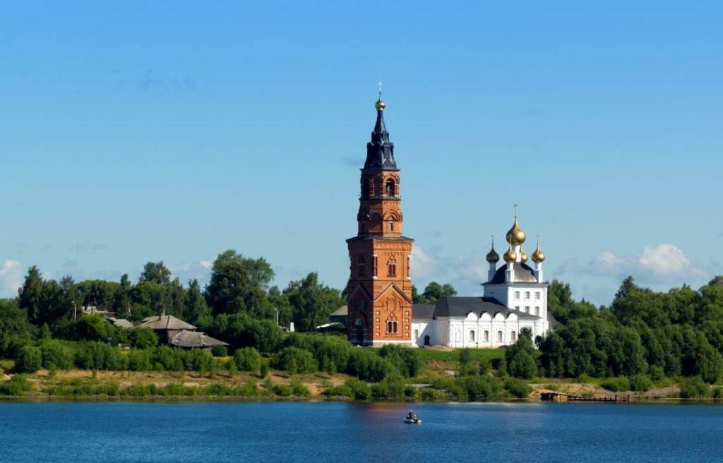 Вниз по Волге-реке, с Нижня-Новгорода Текст русской народной песни «Вниз по Волге-реке»